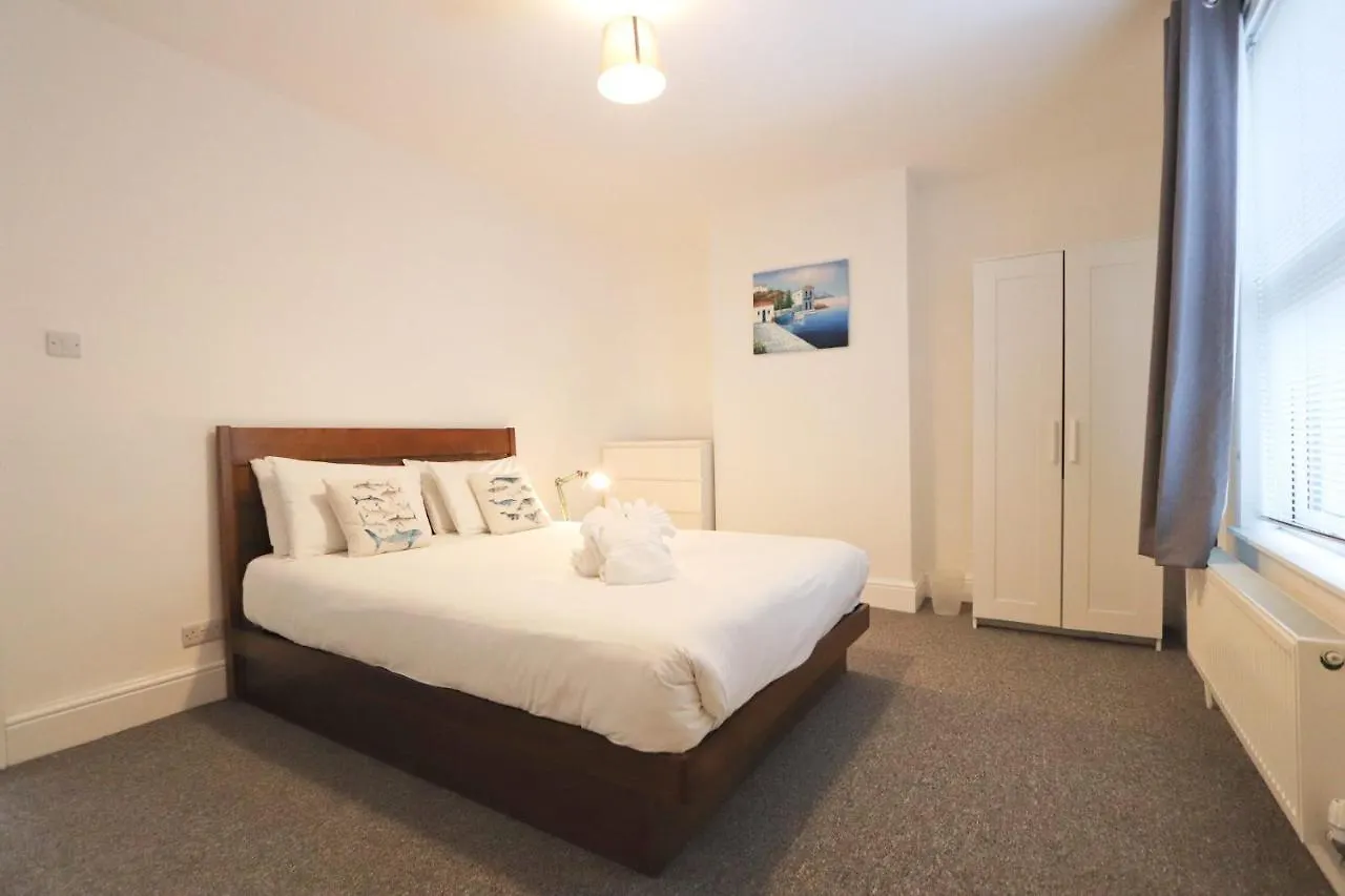 Brighton Terrace Two Bedroom House Bristol