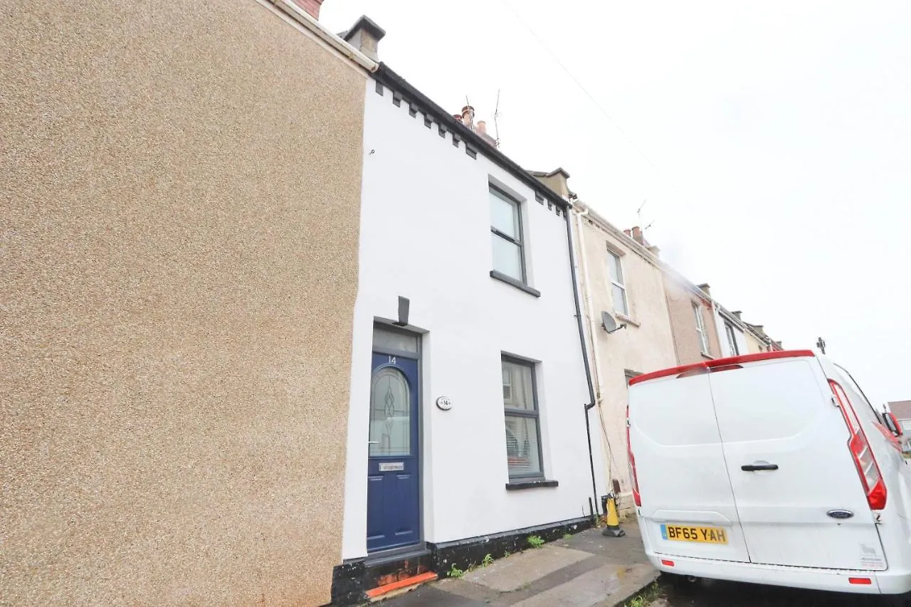 Brighton Terrace Two Bedroom House Bristol 0*,  United Kingdom